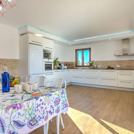 Can Picafort Sleeps 6 Pool Wifi カン・ピカフォルト